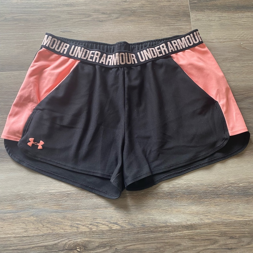 Under Armour Shorts w/ Pockets